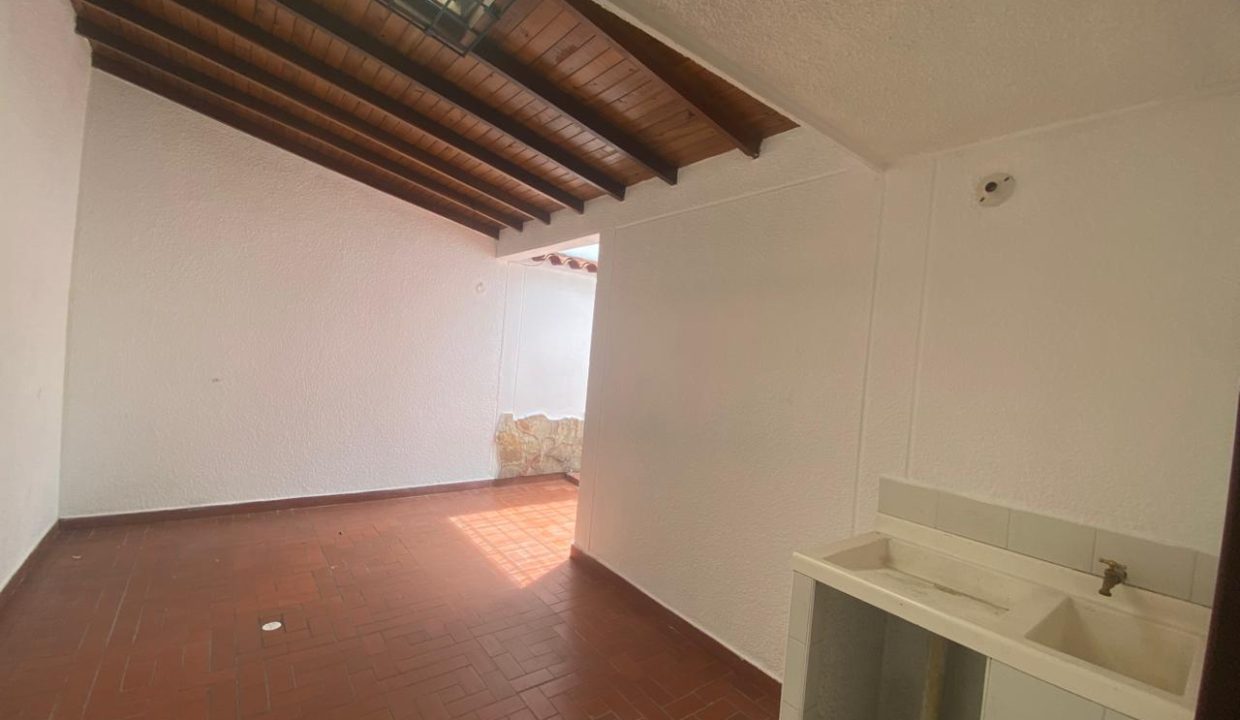 edd268e5-7e0a-48 (2)