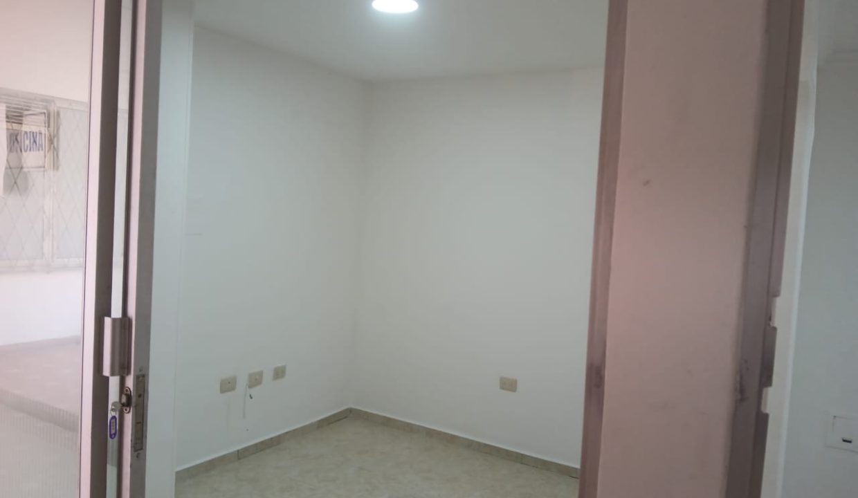 WhatsApp_Image_2025-11-24_at_10.47.31_4