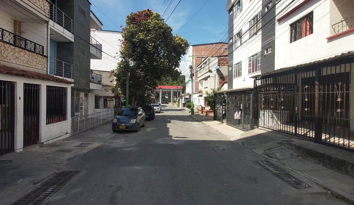 e658a6bb-ddf2-43b0-81a4-43d28f8c69e7